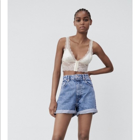 Zara Pants - Zara mom Fit Jean Short in Acid Wash